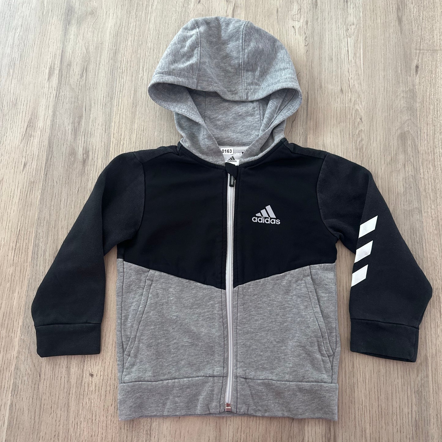 Tenue de sport Adidas : 3 ans