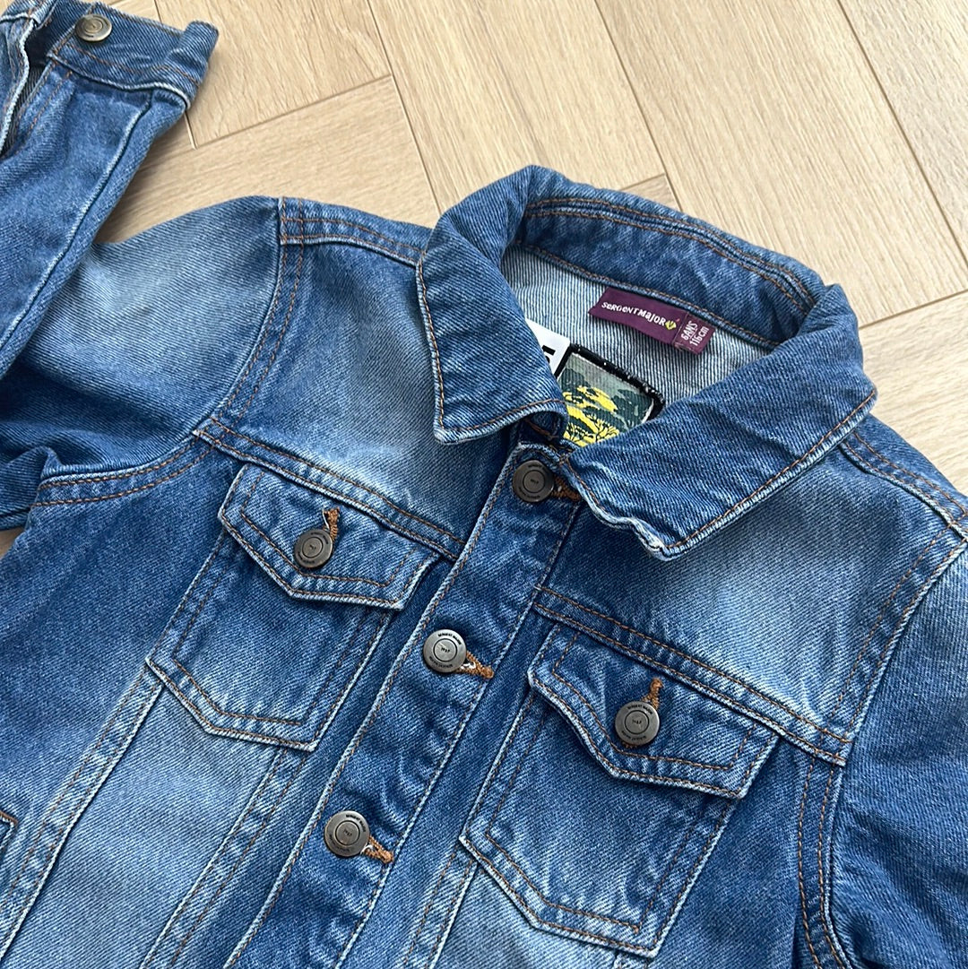 Veste en jean, sergent Major : 6 ans