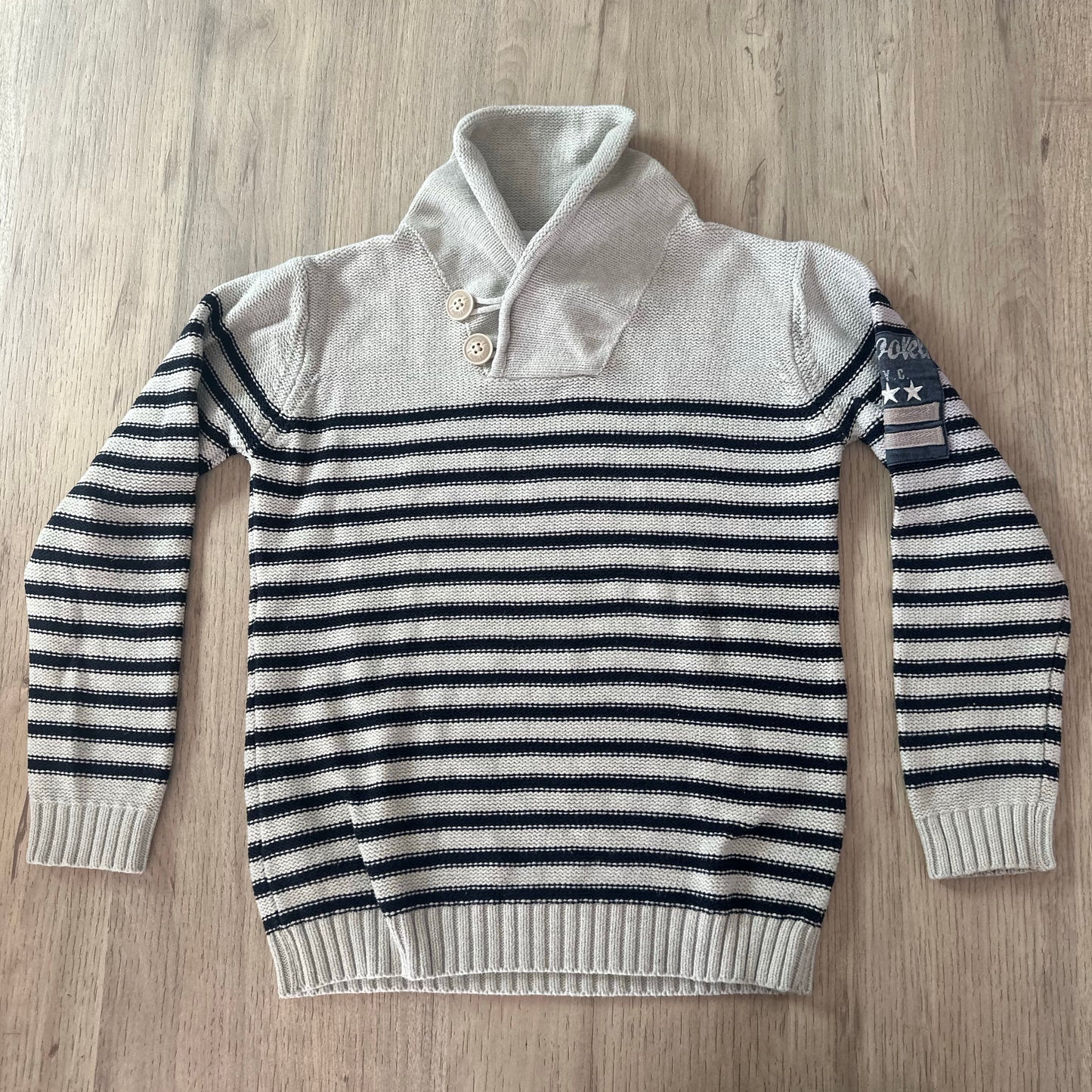 Pull Tape à l'oeil : 8 ans