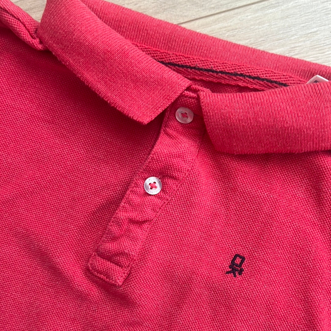 Polo rouge : 6 ans