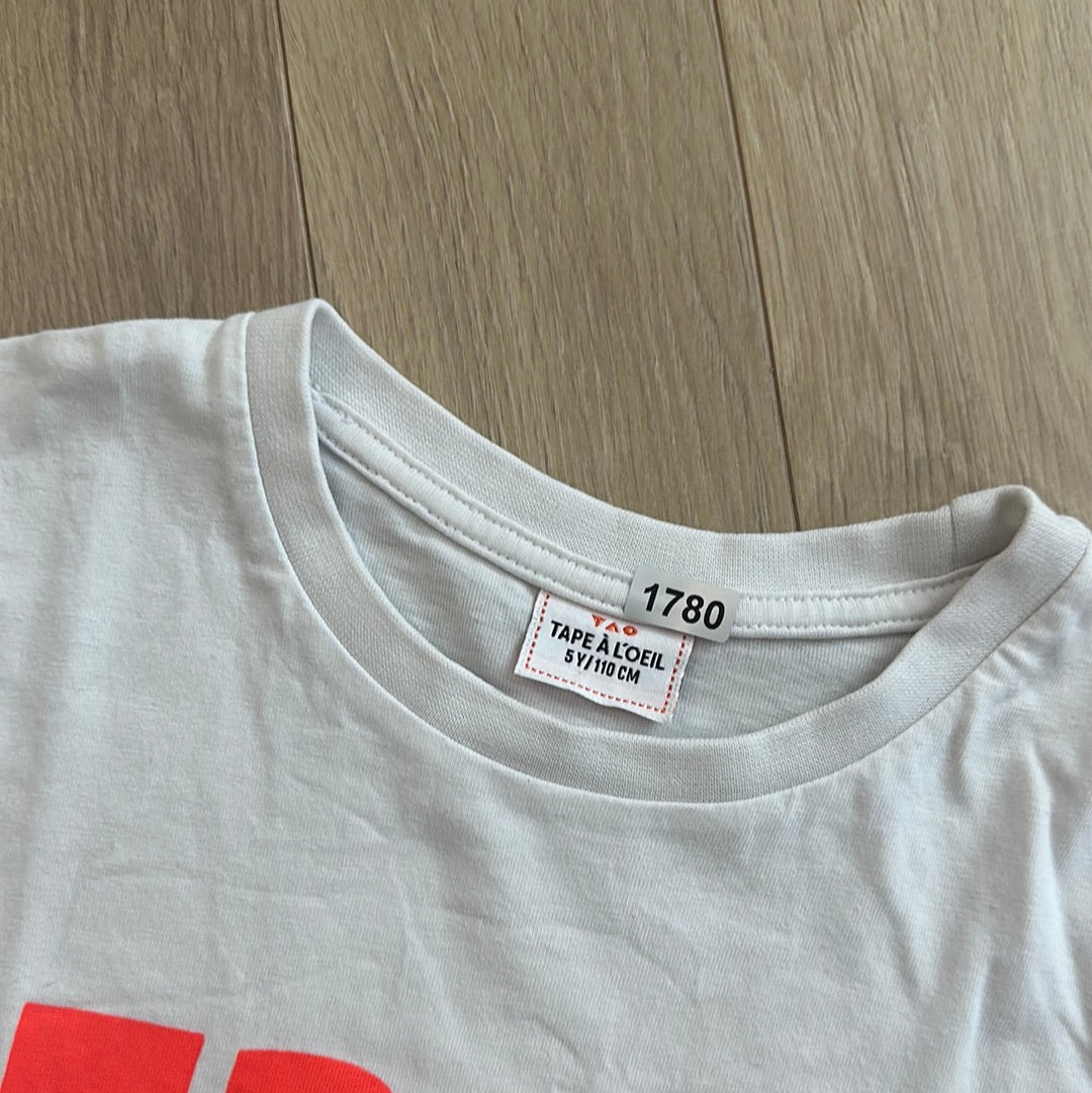 T-shirt te tape à l’œil : 5 ans