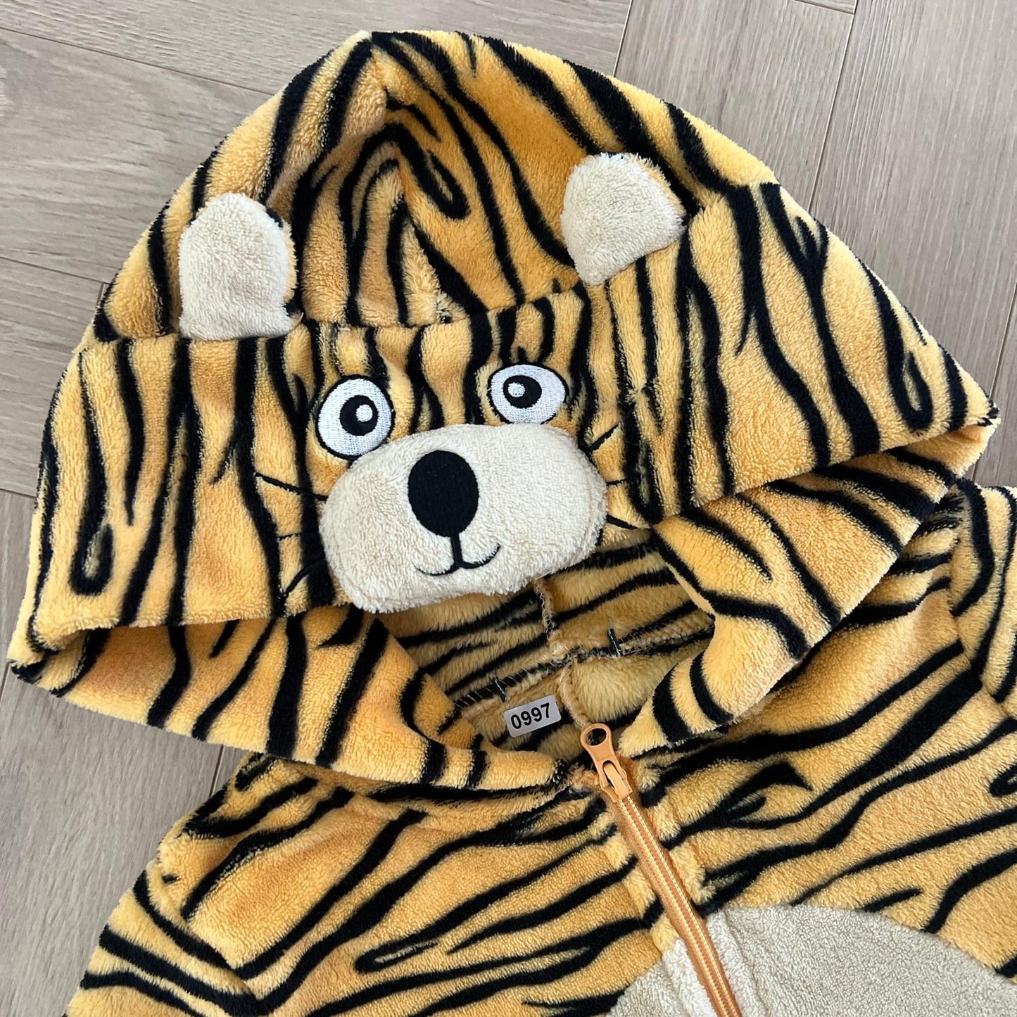 Combinaison pyjama tigre : 10 ans