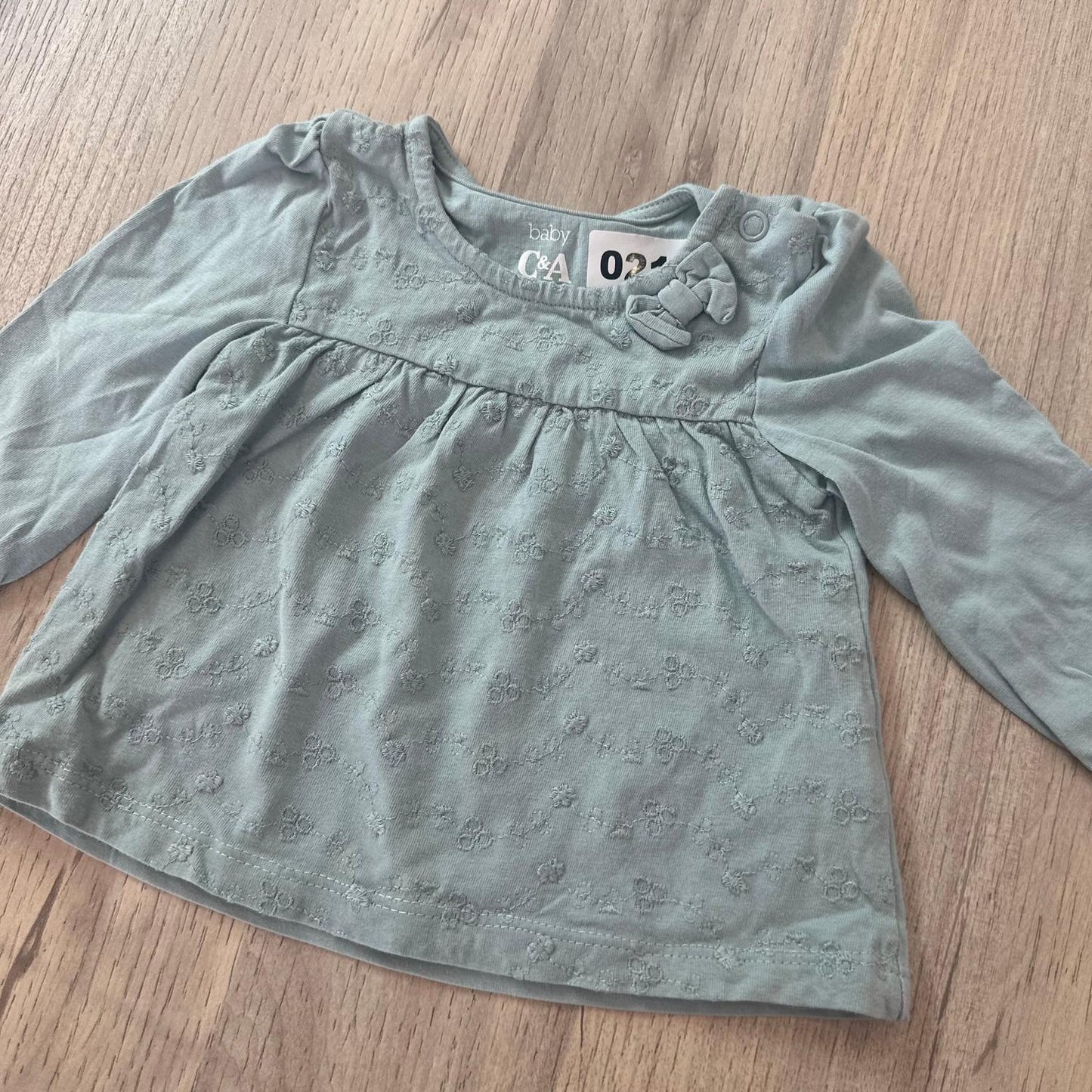 Blouse C&A : 6 mois