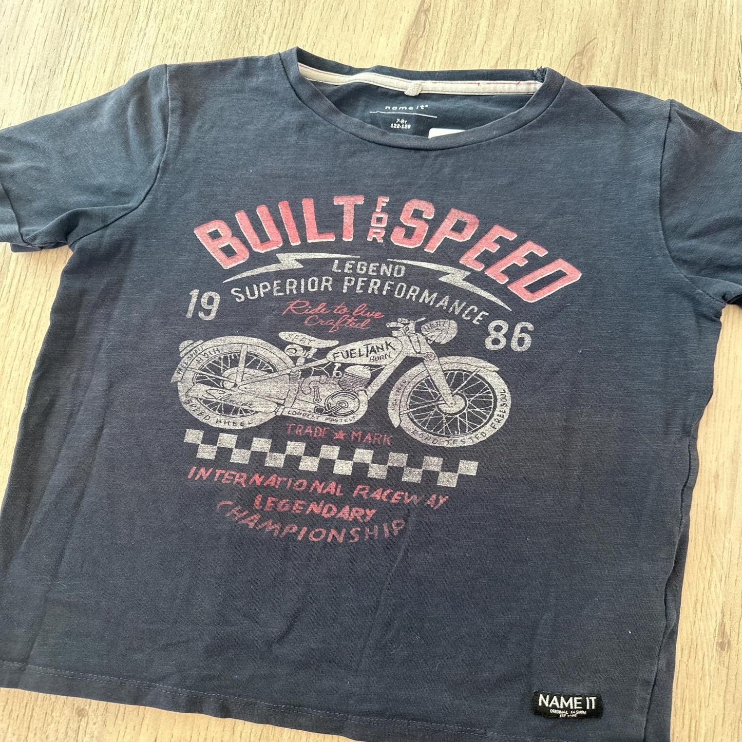 T-shirt name it : 7 ans