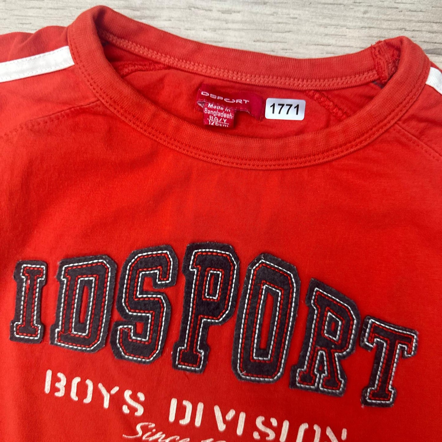 T-Shirt desport : 8 ans