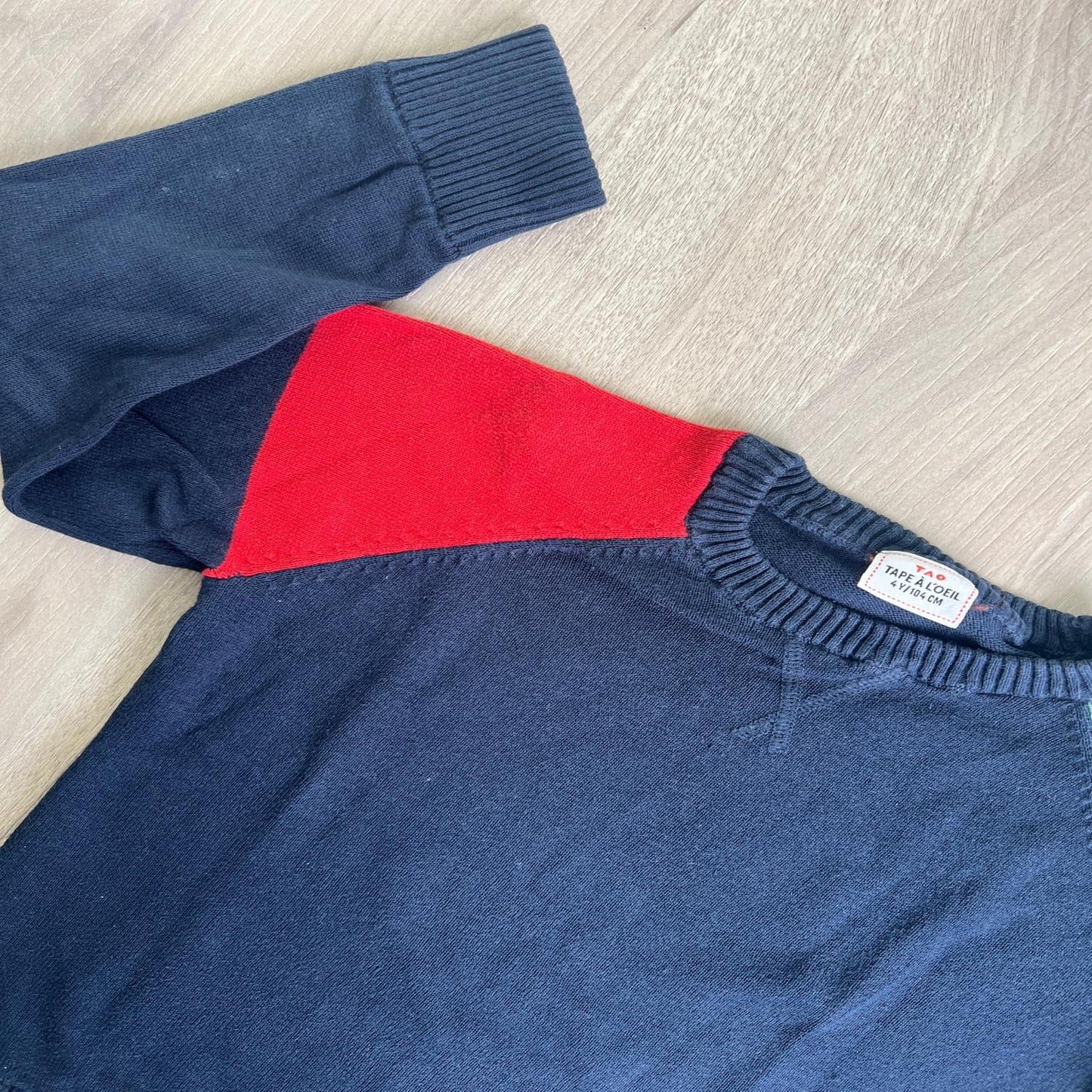 Pull tape à l’œil : 4 ans