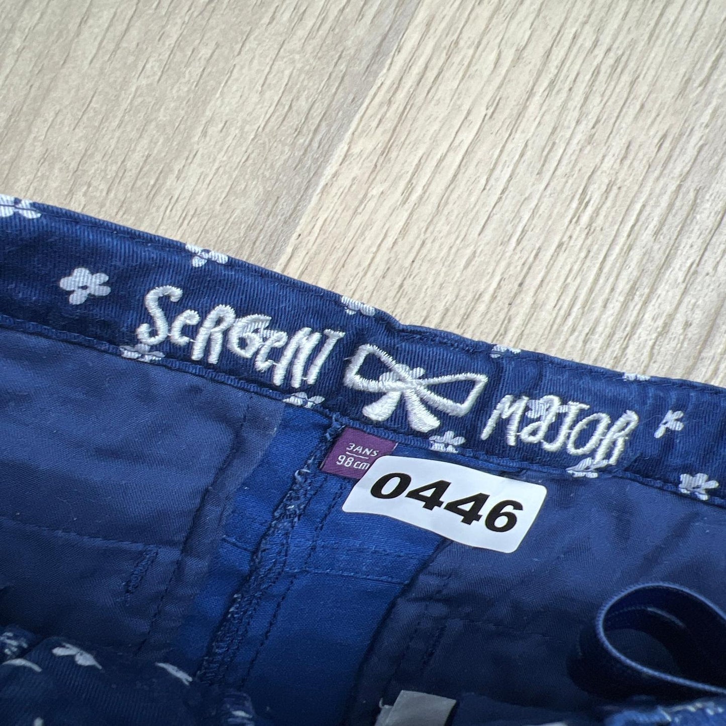 Short, sergent Major : 3 ans