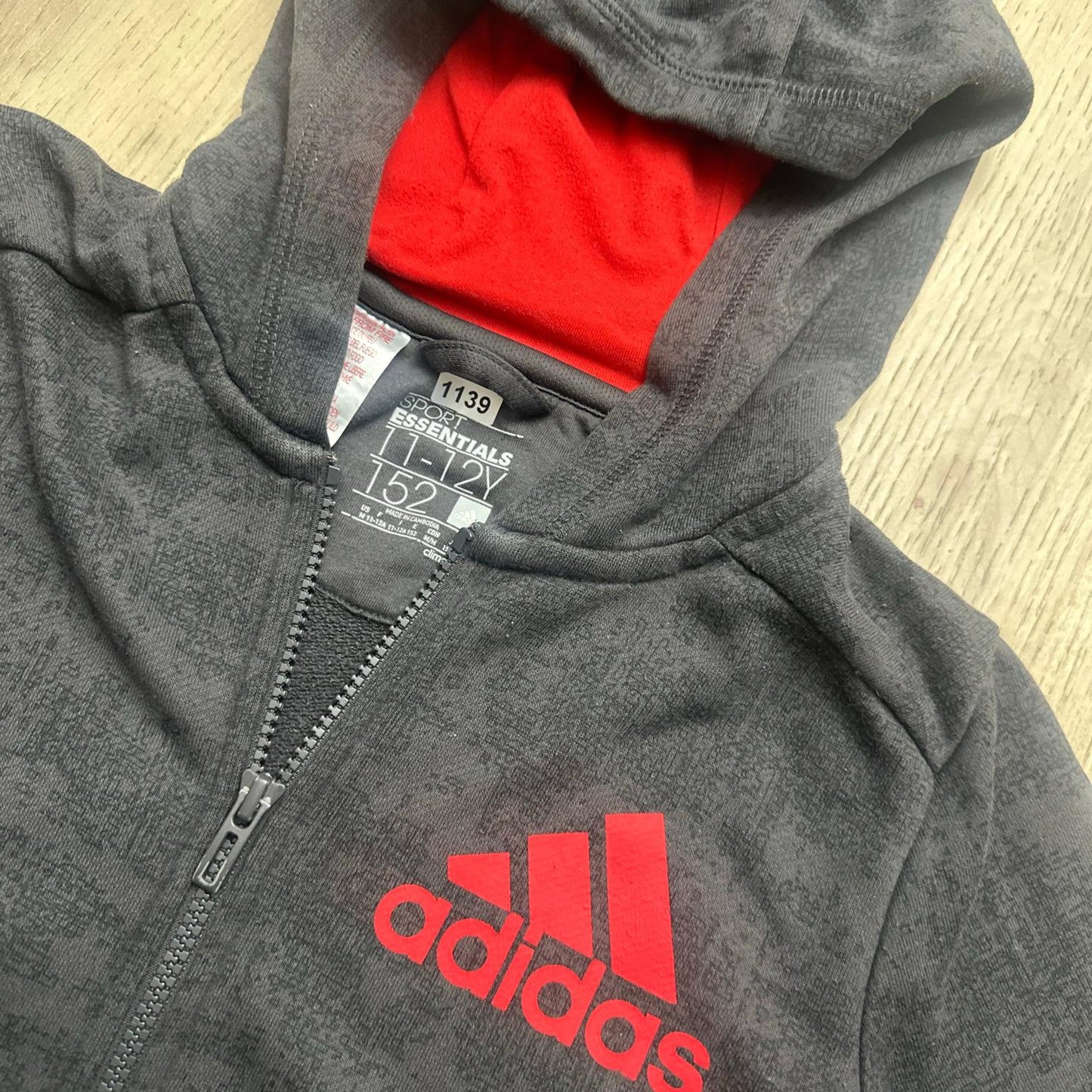 Gilet Adidas : 12 ans