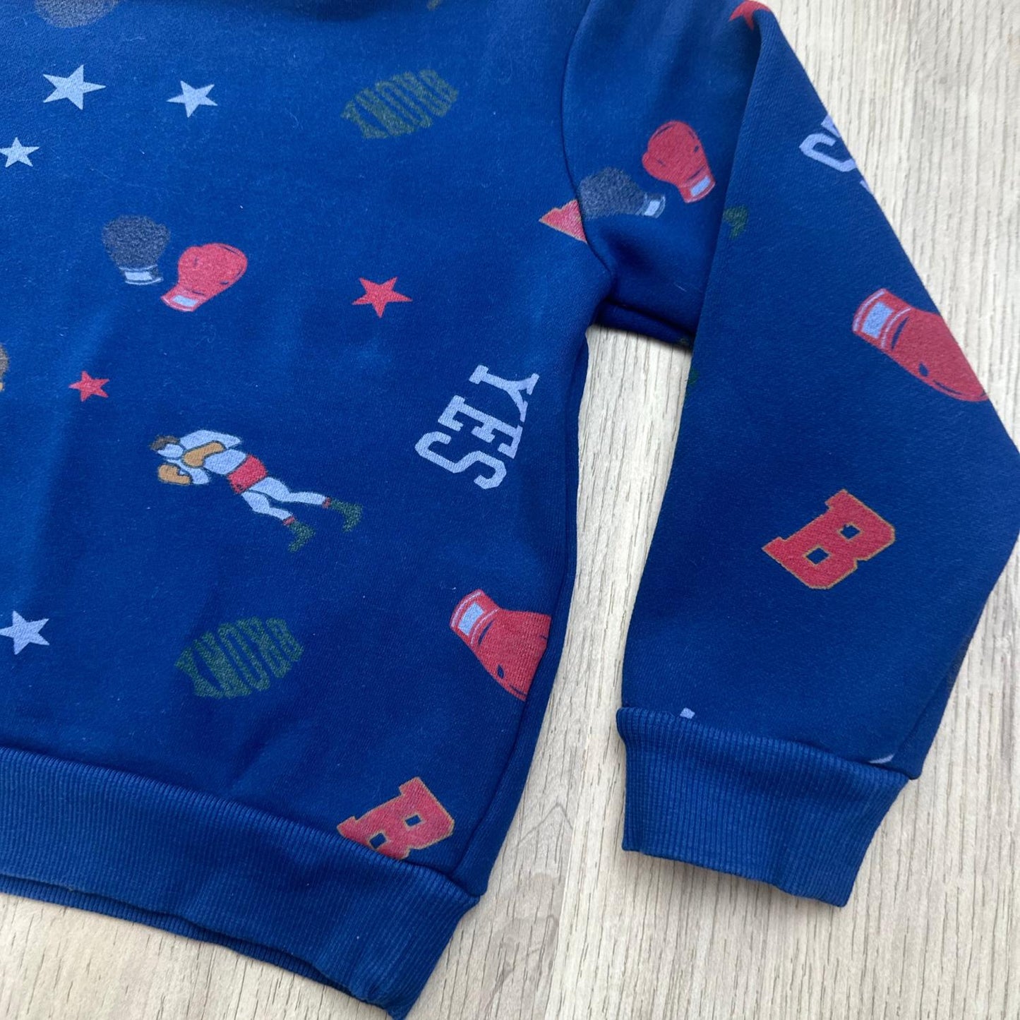 Pull Tape à l'oeil : 8 ans