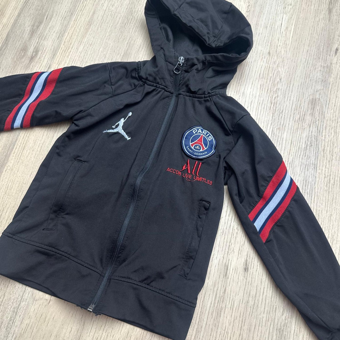 Veste Jordan -Paris st germain : 5 ans