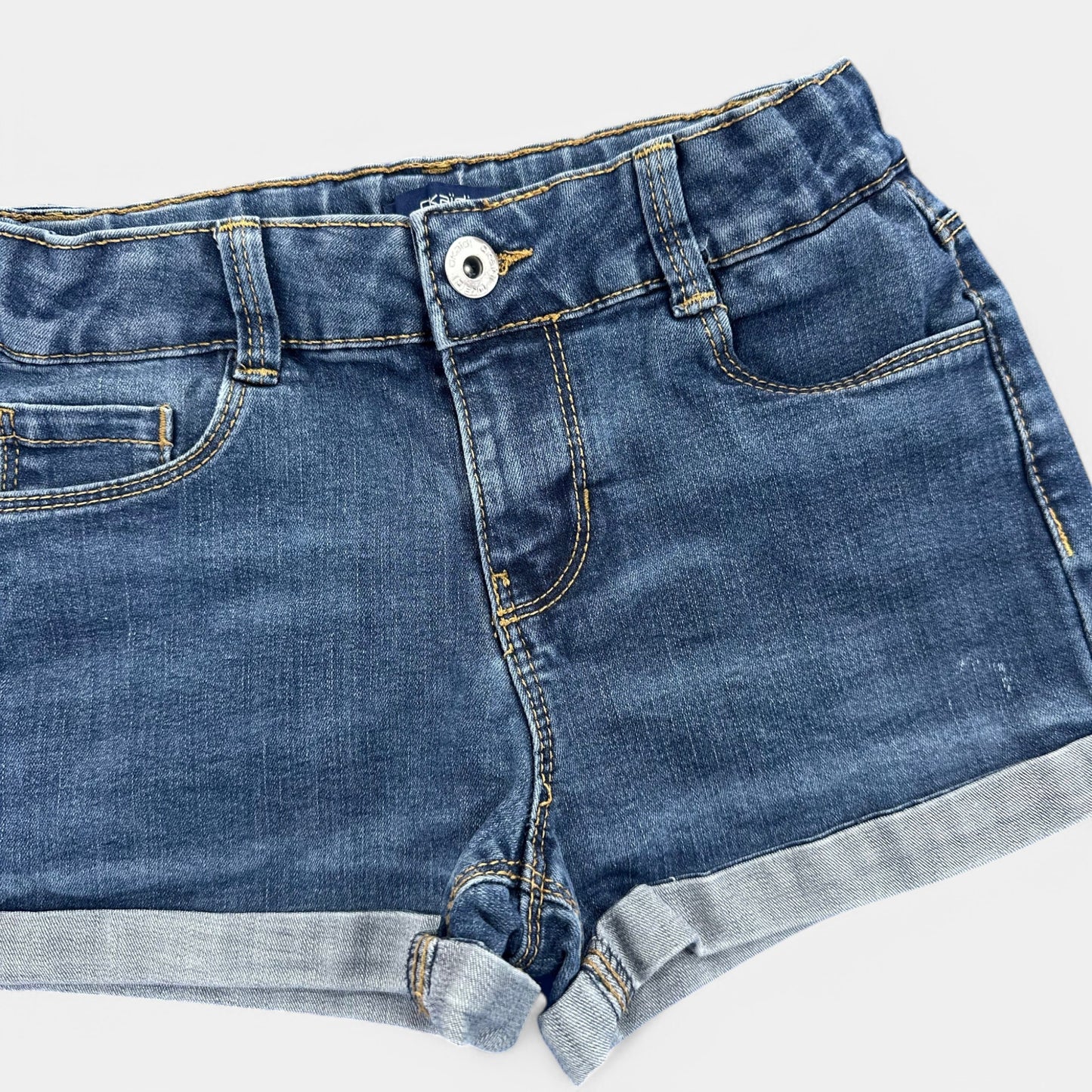 Short Okaïdi : 8 ans