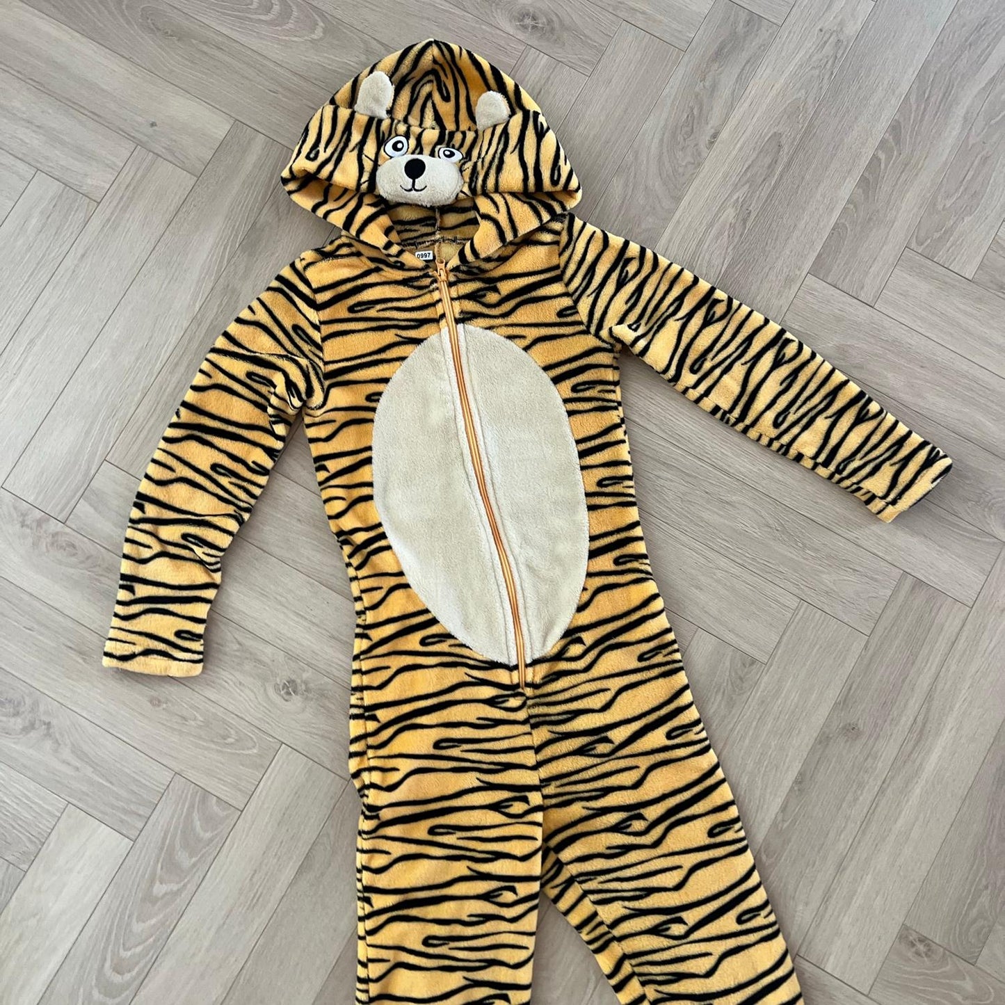 Combinaison pyjama tigre : 10 ans