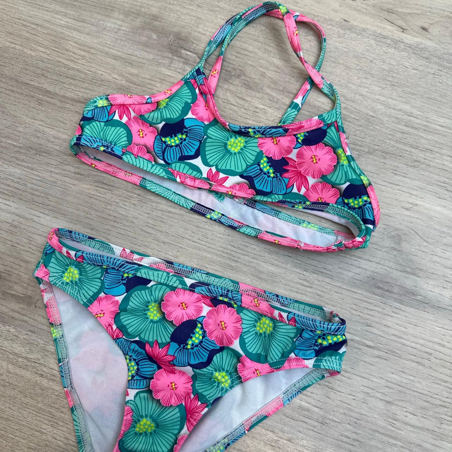 Maillot de bain fille fleur couleur : 6 ans