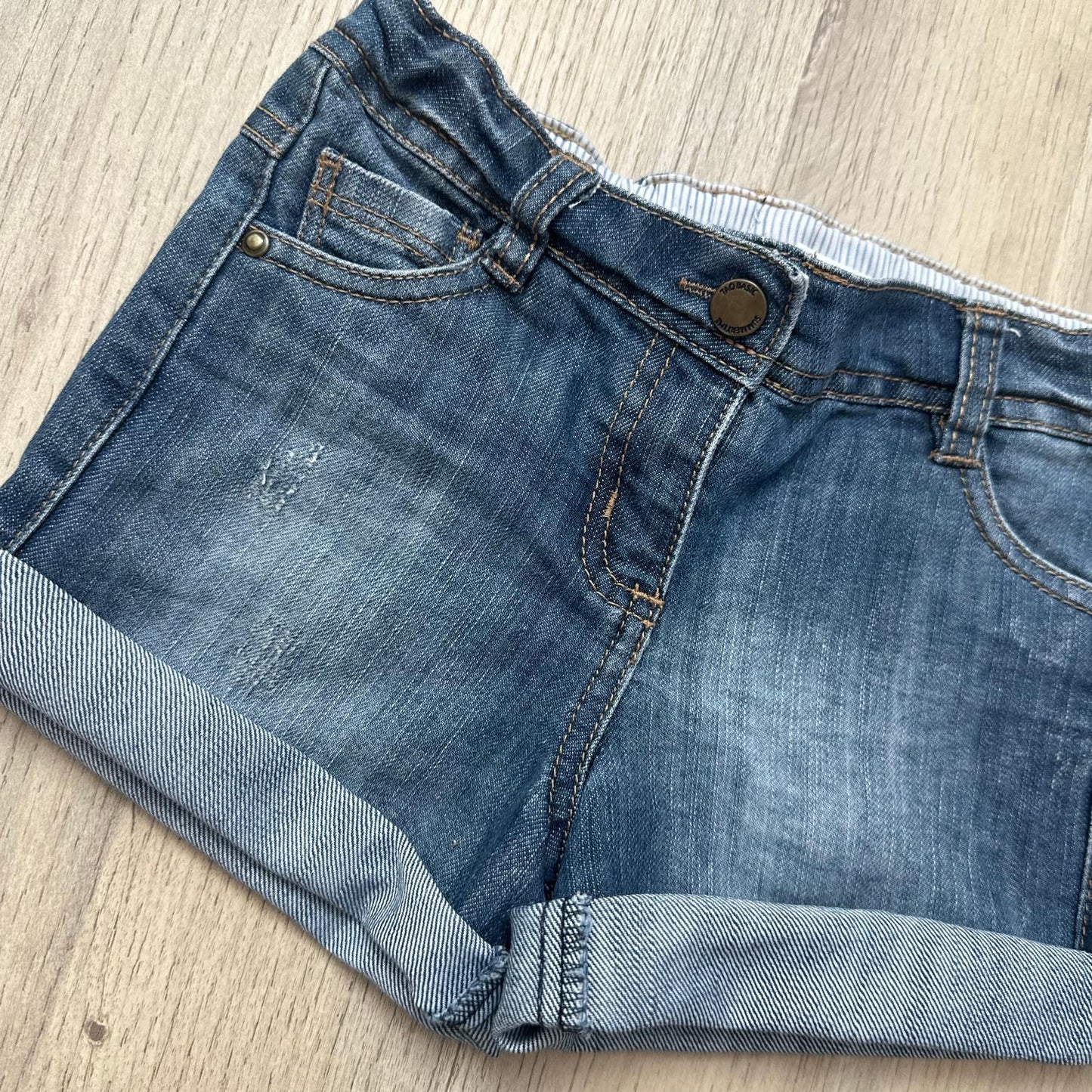 Short Tape à l'oeil : 4 ans