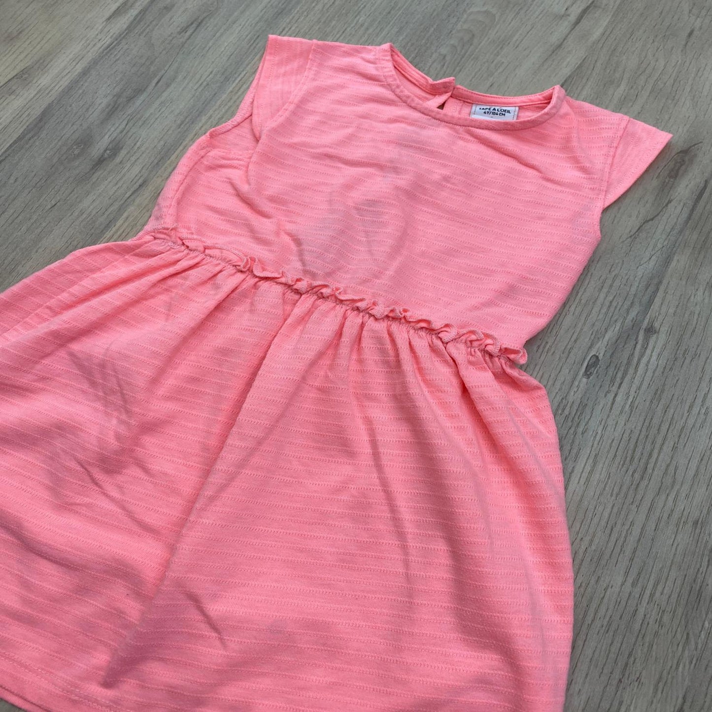 Robe tape à l’œil : 4 ans