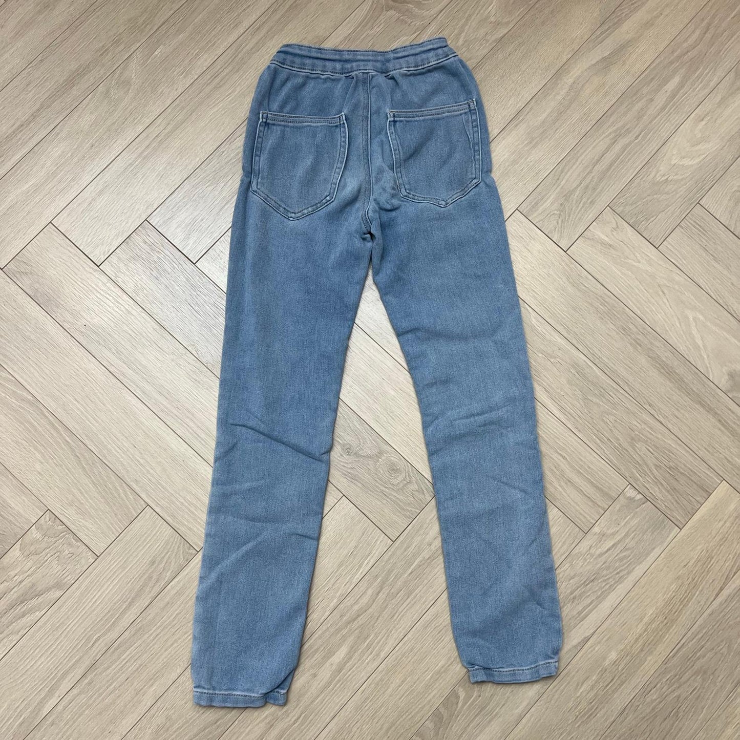 Jegging Jennifer : 10 ans