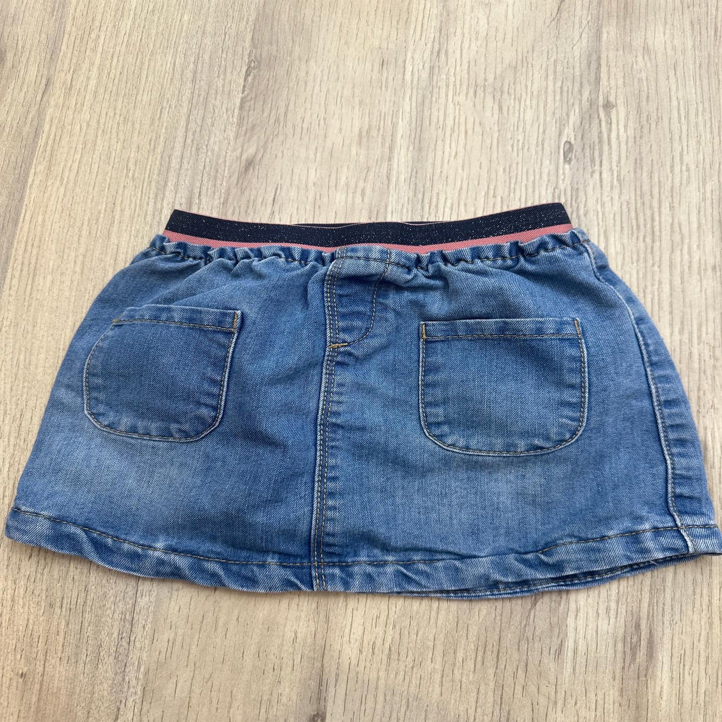 Jupe Tape à l’œil : 4 ans