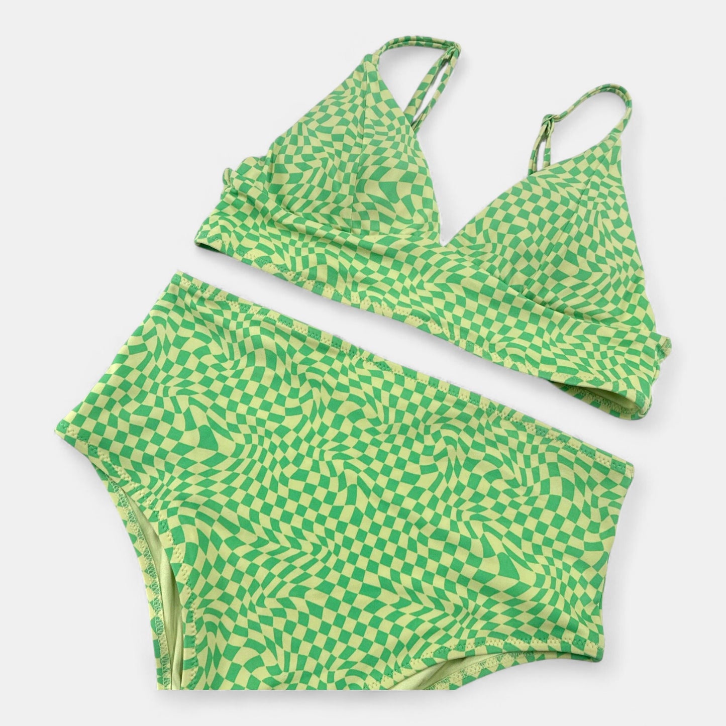 Maillot de bain : 16 ans