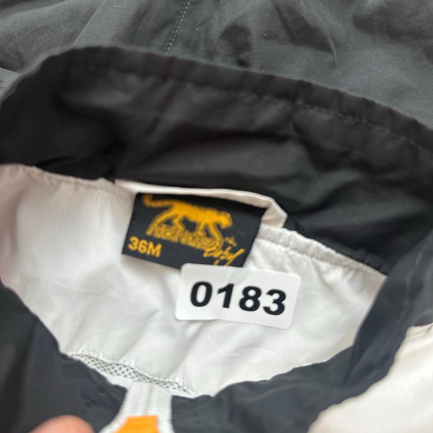 Tenue de sport Airness : 36 mois
