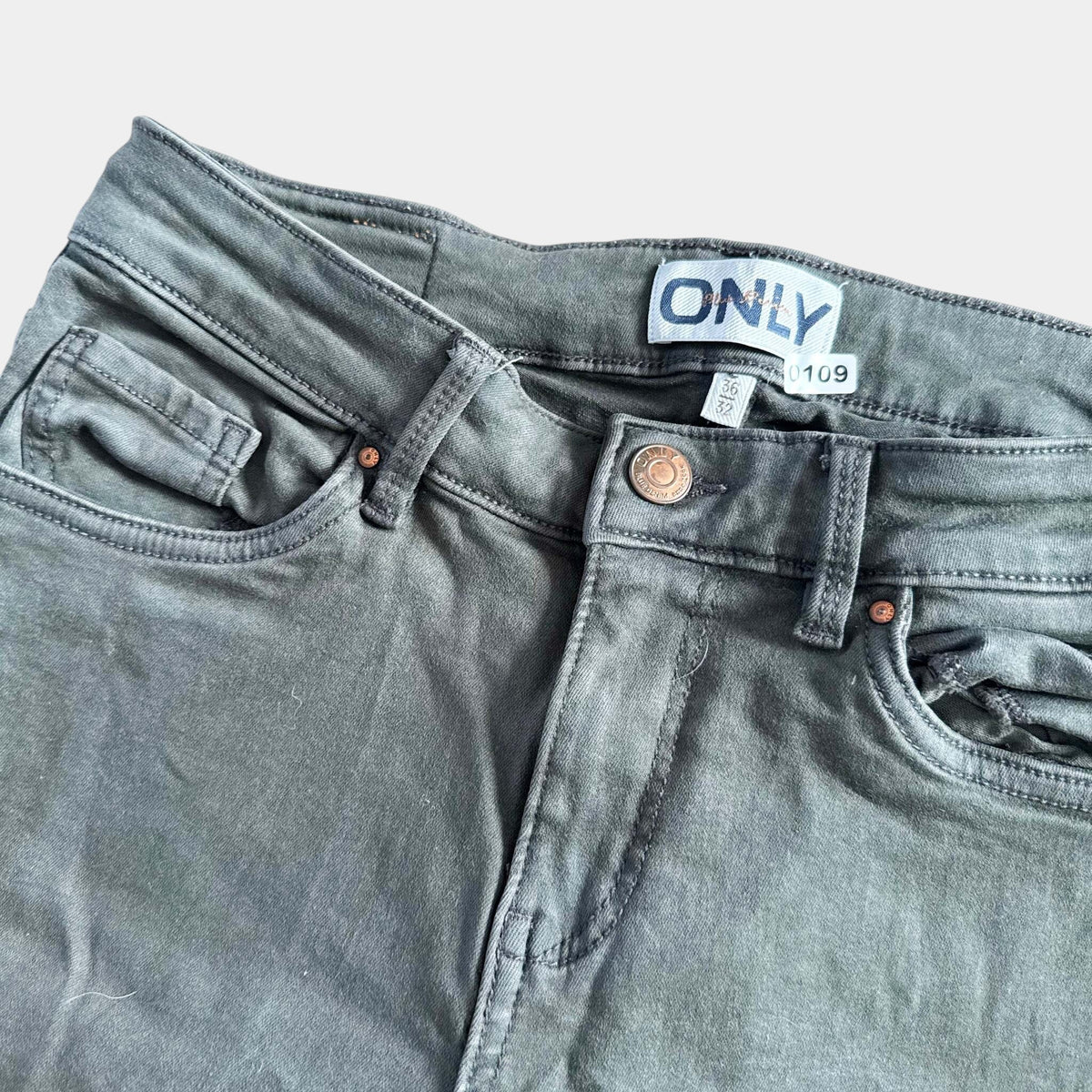 Pantalon. Cargo only : 16 ans