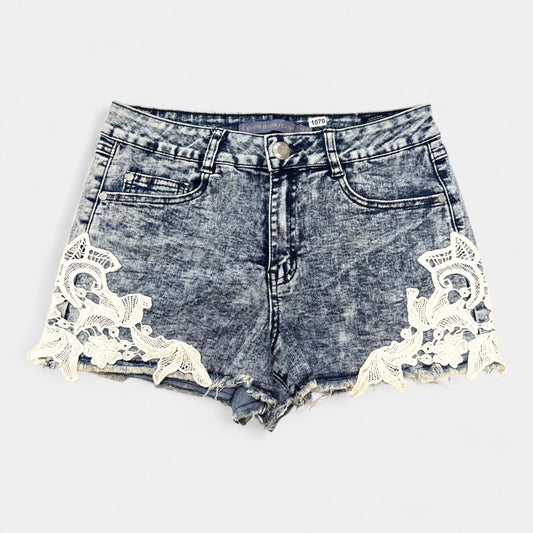 Short boom boom : 16 ans