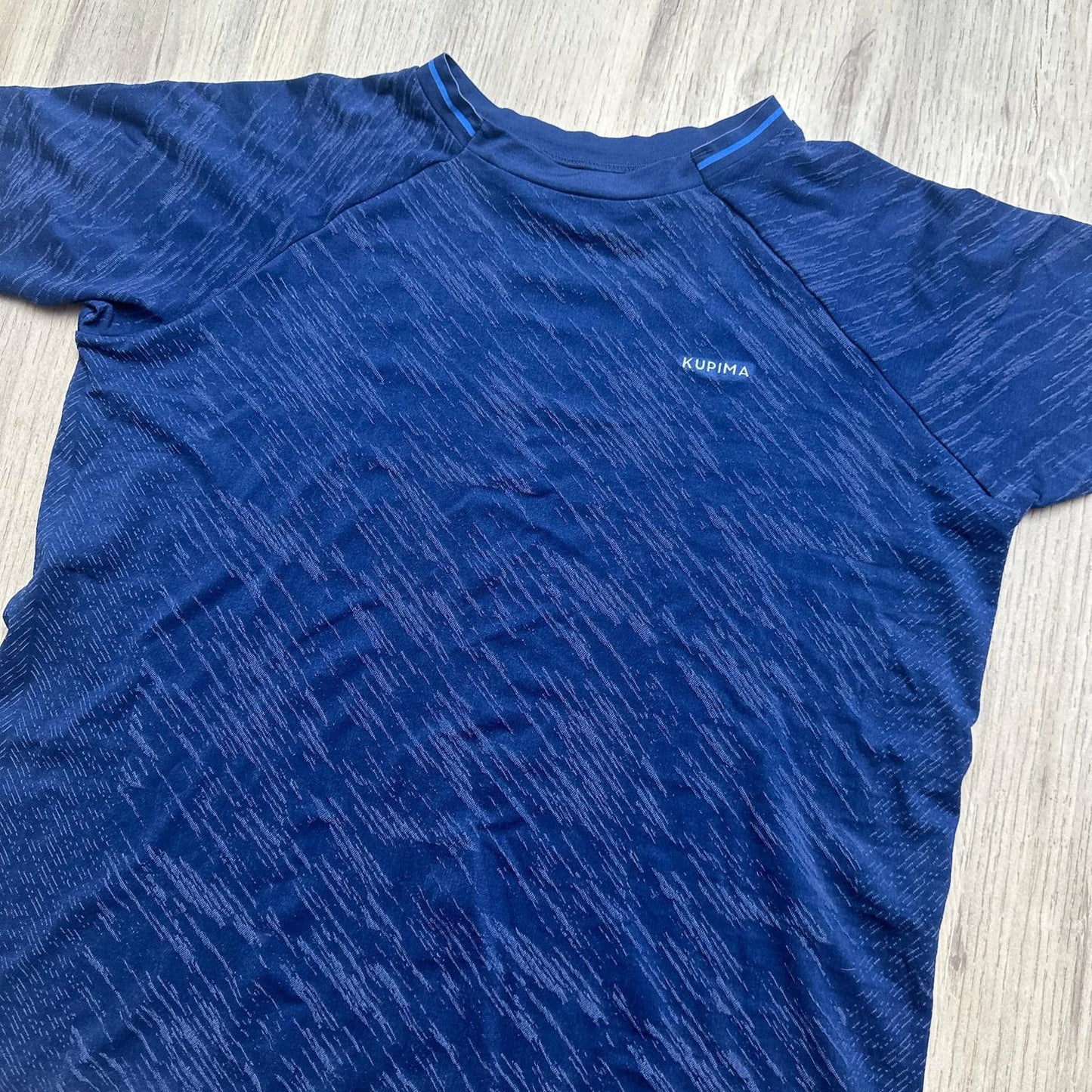 Tenue de sport kupima : 12 ans